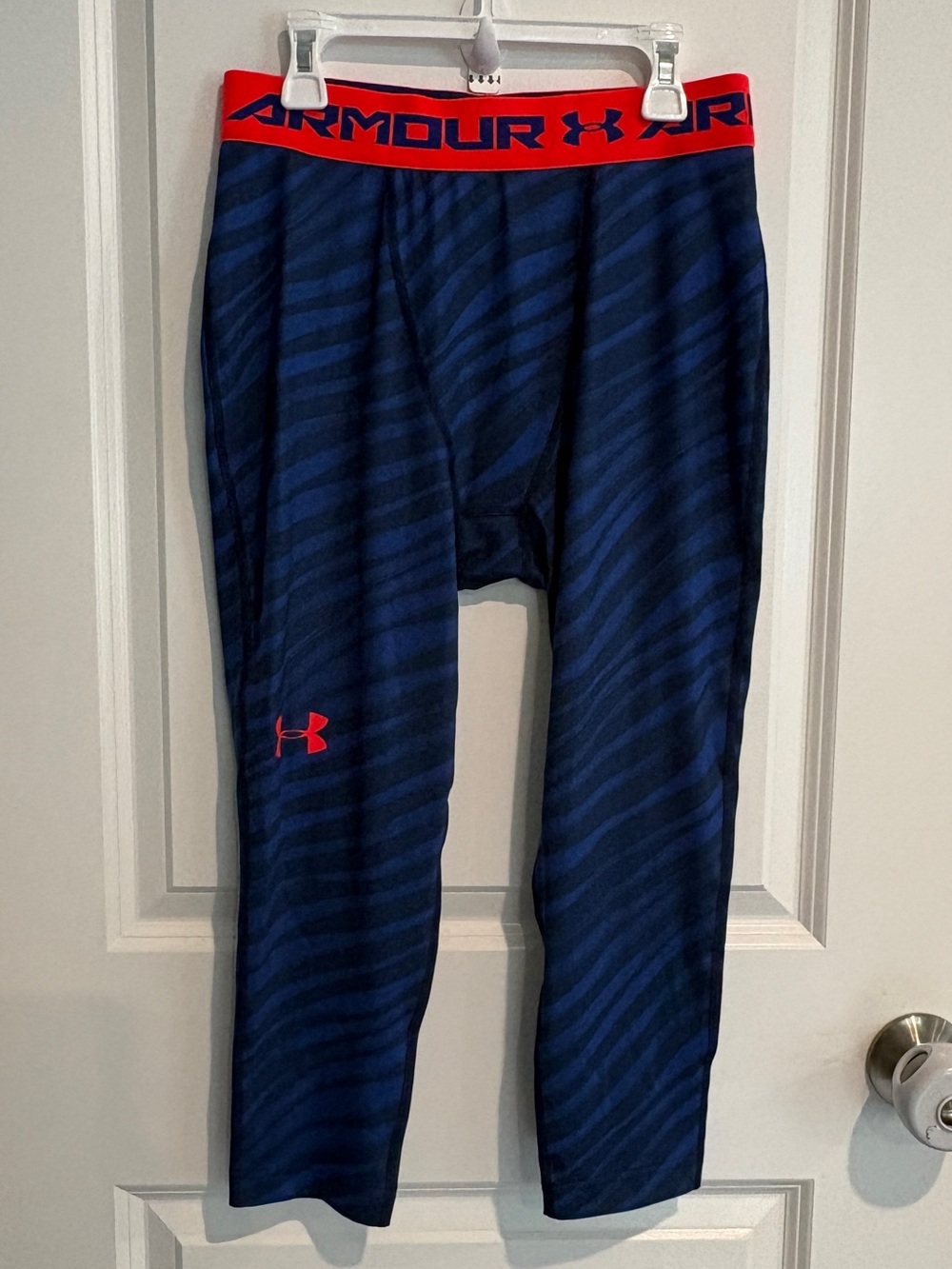 Under Armour Men's HeatGear Armour
Printed 3/4 Compression Legging, NWOT, size L